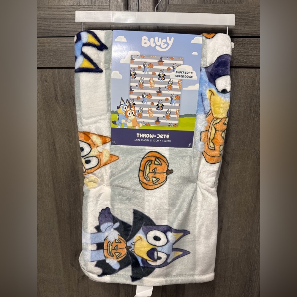 New Bluey & Bingo Halloween Plush 46"x60" Gray Preschool Throw Blanket With Tag